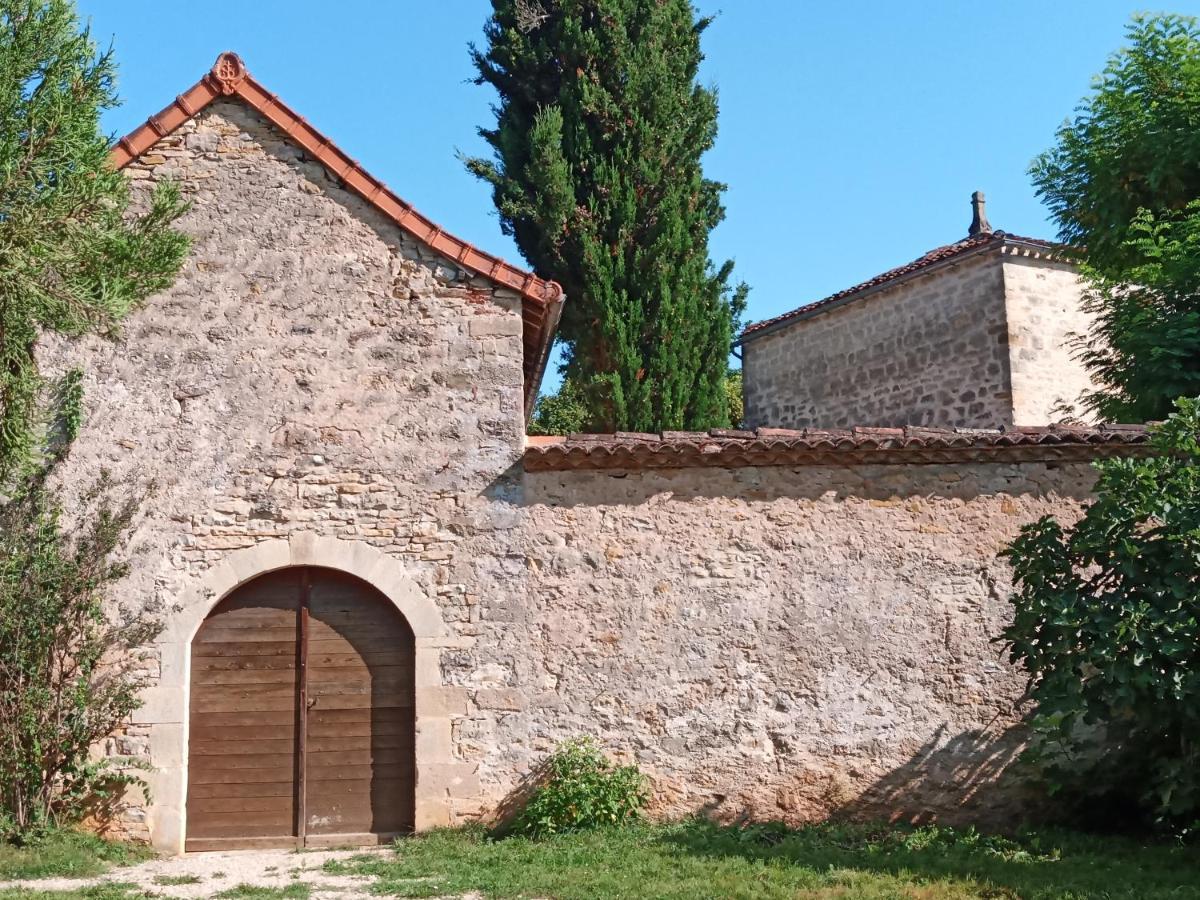 Les Granges De L Abbaye Bed & Breakfast Ginals Exterior photo